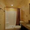 Отель Taj's 3 Bedroom Cabin - 3 Br Cabin, фото 9