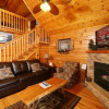 Отель Hugs n Kisses - One Bedroom Cabin, фото 5