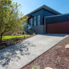 Отель Sunshine Beach House: Brand new, stunning, фото 1