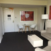 Отель Tasha's Apartments on Warwick, фото 3