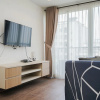 Отель Minimalist Spacious Studio Room At Apartment Galeri Ciumbuleuit 1, фото 5