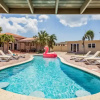 Отель Spacious 6BR Villa w Pool Close2beach Sleeps 16, фото 17