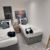 Отель Modern 3 Bedrooms Apt. 01 - Camberley, фото 14
