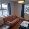 Отель Comfortable 2 Bed Apartment 2nd Floor Contractors Families Close To City Centre Occasional Bed Avail, фото 2
