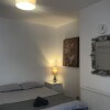 Отель Lovely 6-bed Apartment in London, фото 2