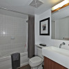 Отель MiCasa Suites - Stylish Townhouse in King West Village, фото 3