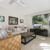 Отель Stunning Riverfront Apartment in Noosaville - Unit 2 Wai Cocos 215 Gympie Terrace, фото 4