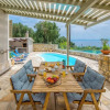 Отель Loggos Seaview Cottage with Pool by Konnect, фото 25