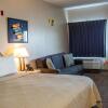 Отель West Bank Inn, фото 3