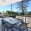 Отель Unit 1 'Phoenix Apartments', Coolum Beach, фото 7