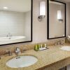 Отель DoubleTree by Hilton Fairfield Hotel & Suites, фото 18