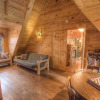 Отель River Rock Retreat 4 Bedroom Home by RedAwning, фото 14