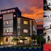 Отель E-Red Hotel Bayu Mutiara в Буките-Мертаджаме