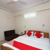 Отель OYO 29941 Hotel Hukum Palace, фото 5