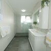 Отель Pet Friendly Ringwood 3BR Home Parking, фото 6