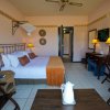 Отель Hwange Safari Lodge, фото 16
