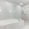 Отель Domio Downtown Comfortable 1Br 10 Min To Toyota Center, фото 12