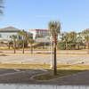 Отель Seacrest 210 is a 2 BR on Gulf side of Okaloosa Island by RedAwning, фото 17