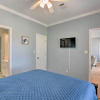 Отель Bright Crystal Beach House, Walk to Coast!, фото 4