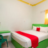 Отель RedDoorz Syariah @ Dinda Residence, фото 14