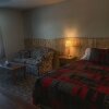 Отель Pickle Lake Hotel, фото 3