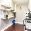 Отель Modern Condo Old Town Charm, фото 7