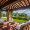 Отель Private villa sleeps 10 with garden and swimming pool-VILLA IL MANDORLO, фото 9