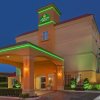 Отель La Quinta Inn & Suites by Wyndham Tulsa Central, фото 23