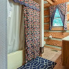 Отель Somewhere A Place For Us - Two Bedroom Cabin, фото 2