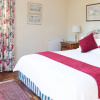 Отель Knightsbury Guest House, фото 2
