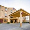 Отель Comfort Suites Brenham в Бренхеме