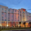Отель Hampton Inn & Suites Orlando Airport @ Gateway Village, фото 1