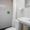 Отель Reddoorz Plus Near Galaxy Bekasi, фото 12