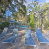 Отель Hilton Head Island Condo w/ Deck < 1 Mi to Beaches, фото 18