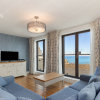 Отель Apartment 8 Waterstone House - Luxury Apartment Sea Views Pet Friendly в Тенби