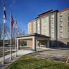 Отель Hampton Inn by Hilton Sarnia/Point Edward в Пойнт-Эдуард