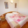 Отель Relaxing Apartment in Banjole With Shared Pool and Only 2 km From the sea, фото 1