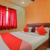 Отель OYO 11585 Hotel Shreenithi, фото 27