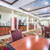 Отель Comfort Suites Bakersfield, фото 17