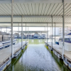 Отель Lakefront Condo: Boat Slip + Regatta Bay Amenities, фото 28