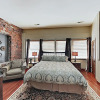 Отель Remodeled All-suite Downtown Loft W/ Balcony 2 Bedroom Condo, фото 14