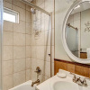 Отель Worth the Wait, 3 Bedrooms, Gas Grill, Air Conditioning, WiFi, Sleeps 6, фото 15