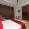 Отель OYO 12464 Hotel C Pearls, фото 16