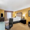 Отель La Quinta Inn & Suites by Wyndham Hot Springs, фото 44