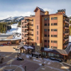 Отель Ski-in, Ski-out At The Ge With Heated Pool Studio Bedroom Condo, фото 1