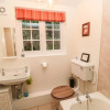 Отель 2 Redeswood Cottages, фото 9