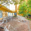 Отель La Quinta Inn & Suites by Wyndham San Antonio Airport, фото 19