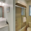 Отель Sunset Harbor #2-204 - Latitude Adjustment, фото 9