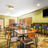 Отель Comfort Inn & Suites Kansas City - Northeast, фото 32