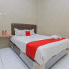 Отель RedDoorz near BG Junction Surabaya, фото 4